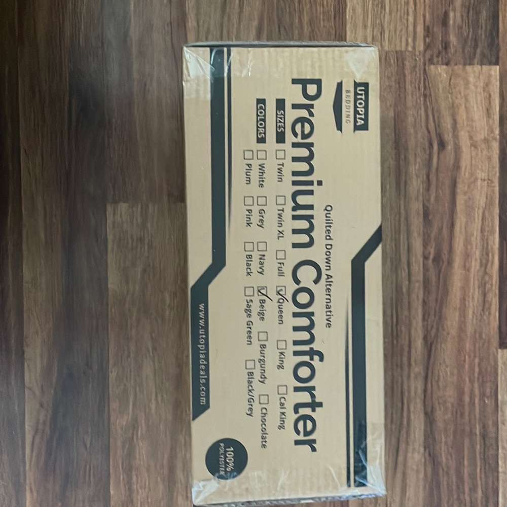 Quilted down alternative premium comforter